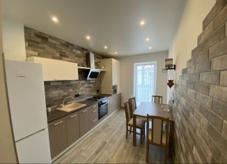 Сдается однокомнатная квартира, 43 м2, Калининград, улица Маршала Жукова, 11