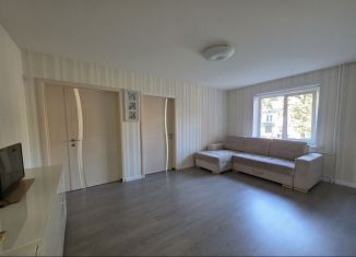 Сдам в аренду трехкомнатную квартиру, 65 м2, Йошкар-Ола, улица Панфилова, 31