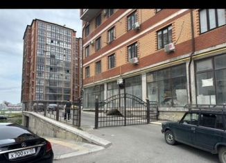 Сдаю 2-ком. квартиру, 105 м2, Махачкала, улица Хаджи Булача, 8Д