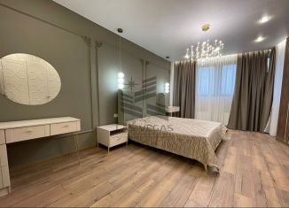 Сдаю в аренду четырехкомнатную квартиру, 105 м2, Казань, Танковая улица, 2