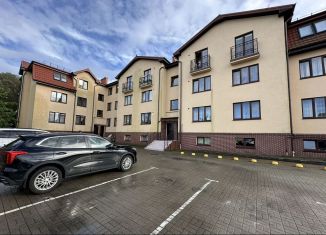 Сдам в аренду двухкомнатную квартиру, 60 м2, Калининград, улица Станиславского, 37Д