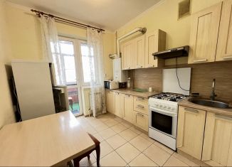 Сдается в аренду 1-ком. квартира, 36 м2, Батайск, Огородная улица, 75-77