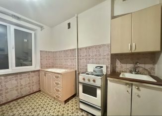 Сдаю 1-ком. квартиру, 35 м2, Саратов, улица имени В.М. Азина, 21