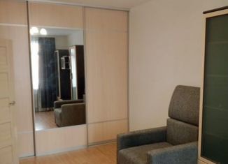 Сдам в аренду 1-комнатную квартиру, 37 м2, Санкт-Петербург, улица Адмирала Черокова, 20, Красносельский район