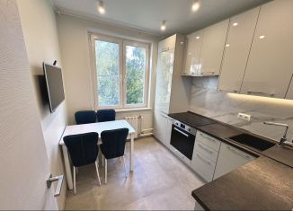 Сдам 2-комнатную квартиру, 48 м2, Москва, метро Домодедовская, Борисовский проезд, 44к3