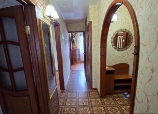 Сдаю 3-ком. квартиру, 66 м2, Кингисепп, улица Воровского, 36