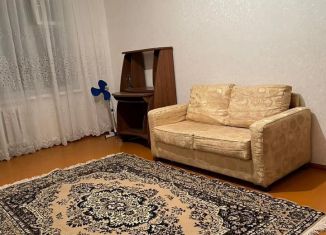 Сдаю в аренду многокомнатную квартиру, 75 м2, Махачкала, проспект Али-Гаджи Акушинского, 16