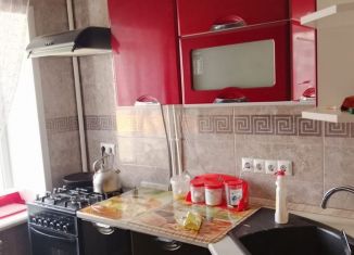 Сдается двухкомнатная квартира, 45 м2, Лиски, улица Титова, 4