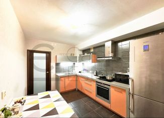 Сдам двухкомнатную квартиру, 75 м2, Нижний Новгород, улица Невзоровых, 87