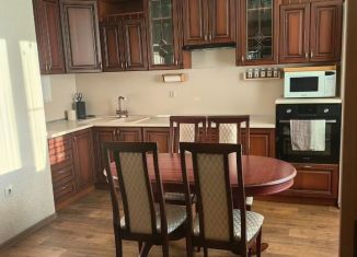 Сдаю в аренду 3-ком. квартиру, 86 м2, Омская область, Пригородная улица, 23к1