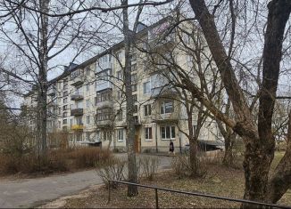 Сдается 3-ком. квартира, 59 м2, Луга, микрорайон Городок, 289