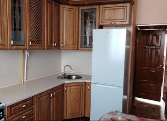 Сдам 3-ком. квартиру, 72 м2, Елец, Комсомольская улица, 95