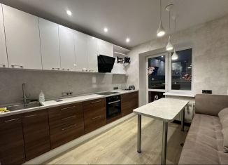 Сдаю в аренду однокомнатную квартиру, 46 м2, Череповец, Ленинградская улица, 8