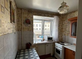 Сдача в аренду двухкомнатной квартиры, 50 м2, Тюмень, улица Дзержинского, 31