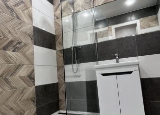 Сдача в аренду 1-ком. квартиры, 42 м2, Гатчина, проспект 25 Октября, 69к2