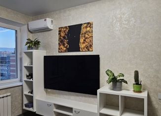 Сдается в аренду двухкомнатная квартира, 70 м2, Нижний Новгород, Республиканская улица, 43к2