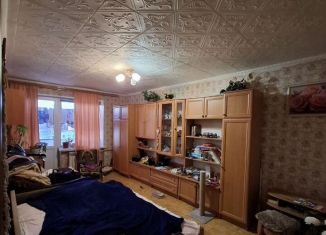 Аренда двухкомнатной квартиры, 45 м2, Крым, улица имени 60-летия Октября, 18