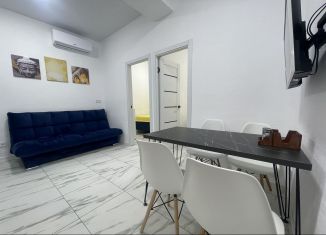 Сдаю в аренду 3-ком. квартиру, 37 м2, Сочи, улица Ленина, 172Б