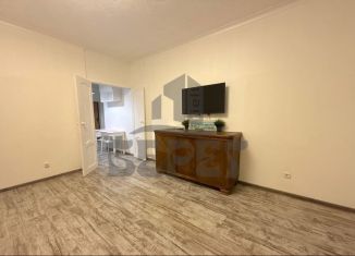 Сдается в аренду двухкомнатная квартира, 50 м2, Казань, улица Аделя Кутуя, 110А