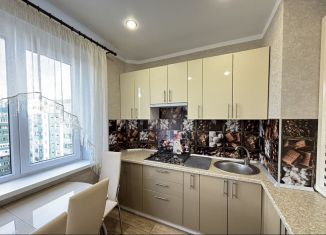 Сдам 2-комнатную квартиру, 58 м2, Курск, проспект Хрущёва, 32