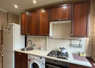 Сдаю 2-ком. квартиру, 50 м2, Октябрьский, 35-й микрорайон, 27