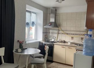 Сдается в аренду 2-ком. квартира, 49 м2, Новороссийск, проспект Ленина, 40