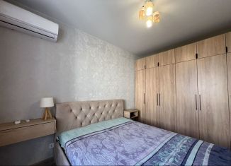 Сдается в аренду однокомнатная квартира, 33 м2, Тюмень, улица Василия Подшибякина, 17