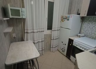 Сдам 2-ком. квартиру, 48 м2, Альметьевск, улица Радищева, 13