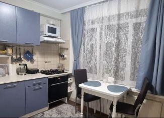 Сдаю в аренду 2-ком. квартиру, 40 м2, Сочи, улица Пирогова, 24