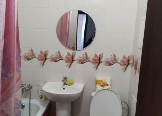 Сдаю в аренду 1-комнатную квартиру, 37 м2, Тюмень, улица Революции, 228к1