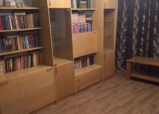 Сдаю 3-ком. квартиру, 63.1 м2, Псковская область, Печорская улица, 1