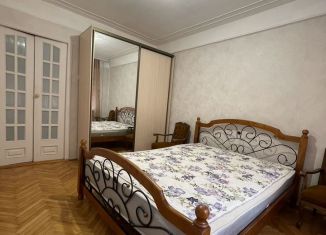 Сдача в аренду 4-комнатной квартиры, 90 м2, Махачкала, улица Хаджи Булача