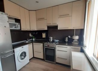 Сдается в аренду двухкомнатная квартира, 40 м2, Карелия, улица Фурманова, 5