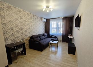 Сдам в аренду двухкомнатную квартиру, 56 м2, поселок городского типа Афипский, улица Победы, 17