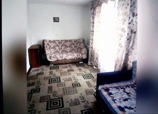 Сдаю однокомнатную квартиру, 30 м2, Челябинская область, улица Калмыкова, 8