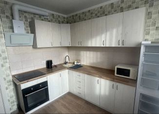 Сдается в аренду 2-комнатная квартира, 50 м2, Ростов-на-Дону, улица Ткачёва, 14