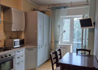 Сдаю в аренду однокомнатную квартиру, 40 м2, Саратовская область, 2-я Садовая улица, 50