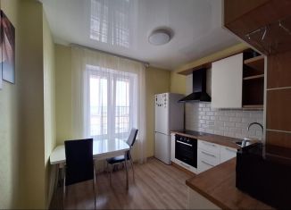 Сдам в аренду 1-комнатную квартиру, 37 м2, Екатеринбург, Лучистая улица, 2