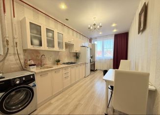 Сдается в аренду однокомнатная квартира, 41.5 м2, Киров, Севастопольская улица, 12