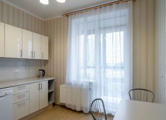 Сдам 1-ком. квартиру, 39 м2, Санкт-Петербург, улица Адмирала Трибуца, 10, Красносельский район