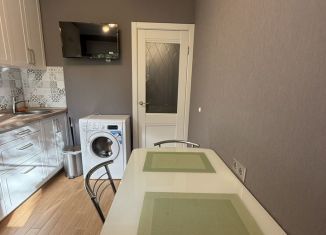 Сдается в аренду 1-ком. квартира, 32.7 м2, Москва, Домодедовская улица, 1к1