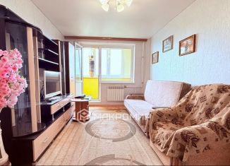 Трехкомнатная квартира на продажу, 71.2 м2, Орёл, улица Бурова, 44