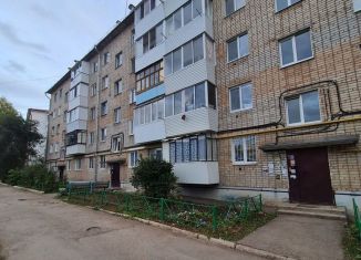 Продаю 2-комнатную квартиру, 45 м2, Октябрьский, улица Островского, 45