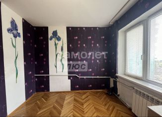 Продам четырехкомнатную квартиру, 60.3 м2, Курск, улица Серёгина, 31