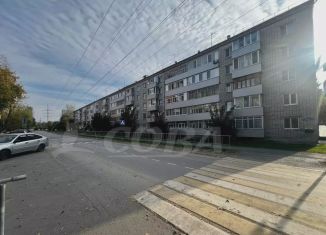 Продается 1-комнатная квартира, 32 м2, Тюмень, улица Коммунаров, 26