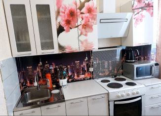 Продаю 2-ком. квартиру, 52 м2, Красноярский край, Енисейская улица, 16