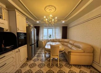 Продам 3-комнатную квартиру, 116 м2, Череповец, Шекснинский проспект, 6