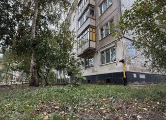 Продам 3-комнатную квартиру, 46 м2, Оренбург, проспект Победы