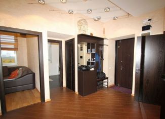 Продается 3-ком. квартира, 94.3 м2, Североморск, улица Сафонова, 9