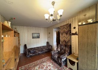 Продаю 2-ком. квартиру, 45 м2, Псков, Народная улица, 47